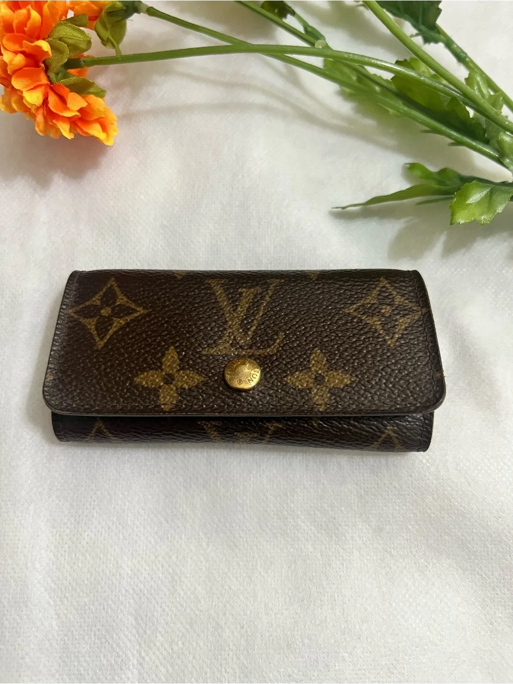 Louis Vuitton Monogram Brown Key Holder with COA (Certificate of Authenticity)